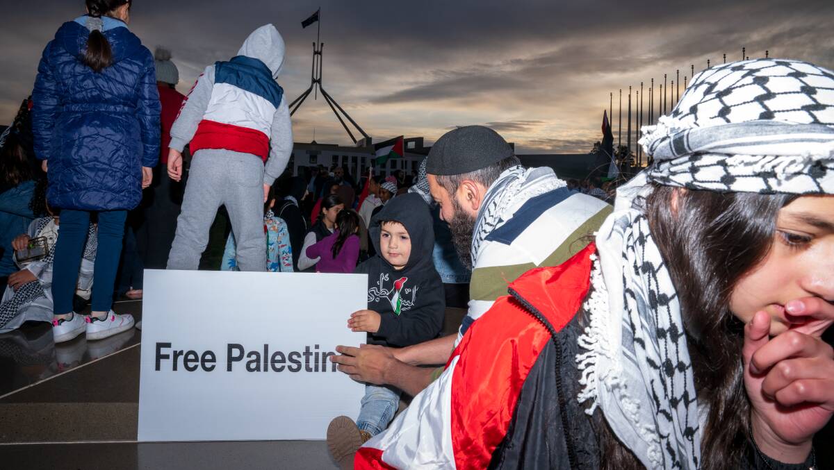Pro-Palestine rally outside Parliament House. Pictures by Sitthixay Ditthavong