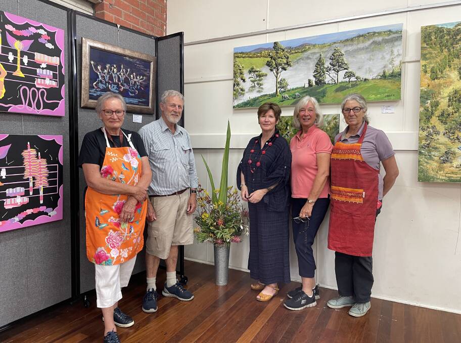 Marg Taylor, Charlie Blomfield, Marea Moulton, Cate Caddy, Chris Hamilton of Rotary Club Bega all instrumental in presenting the Inaugural Art Fair alongside the Book Fair. Maz Hamilton (not pictured) was "the driving force" behind the intitative. 